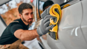 Trucazo infalible para quitar los rayones del carro con un ingrediente de cocina