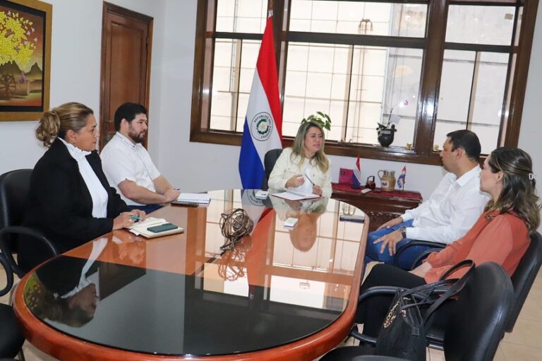 SENATUR Y GOBERNACIÓN DE MISIONES COORDINAN ACCIONES DE IMPULSO TURÍSTICO DEPARTAMENTAL