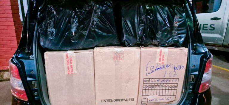 Intentó ingresar a Iguazú con el automóvil cargado con casi 300 pares de zapatillas