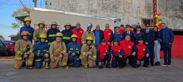 Bomberos voluntarios de Iguazú celebraron día con un acto y toque de sirena