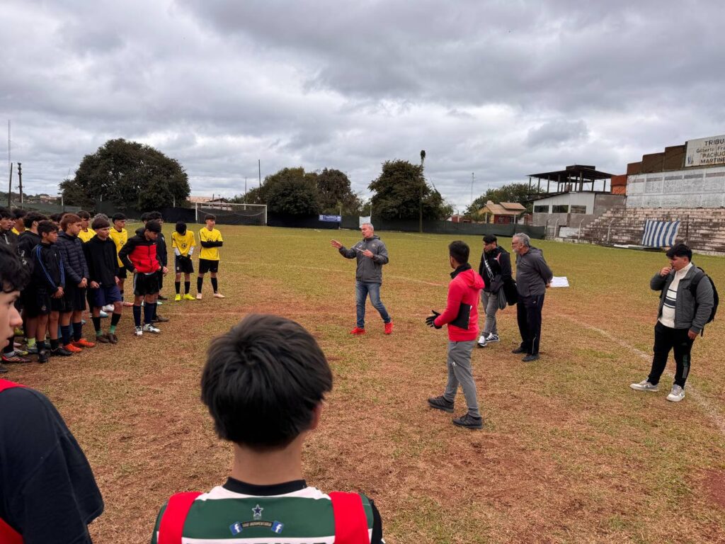 Mas de 200 futbolistas asistieron a la prueba de jugadores del Club Estudiantes de la Plata en Iguazú