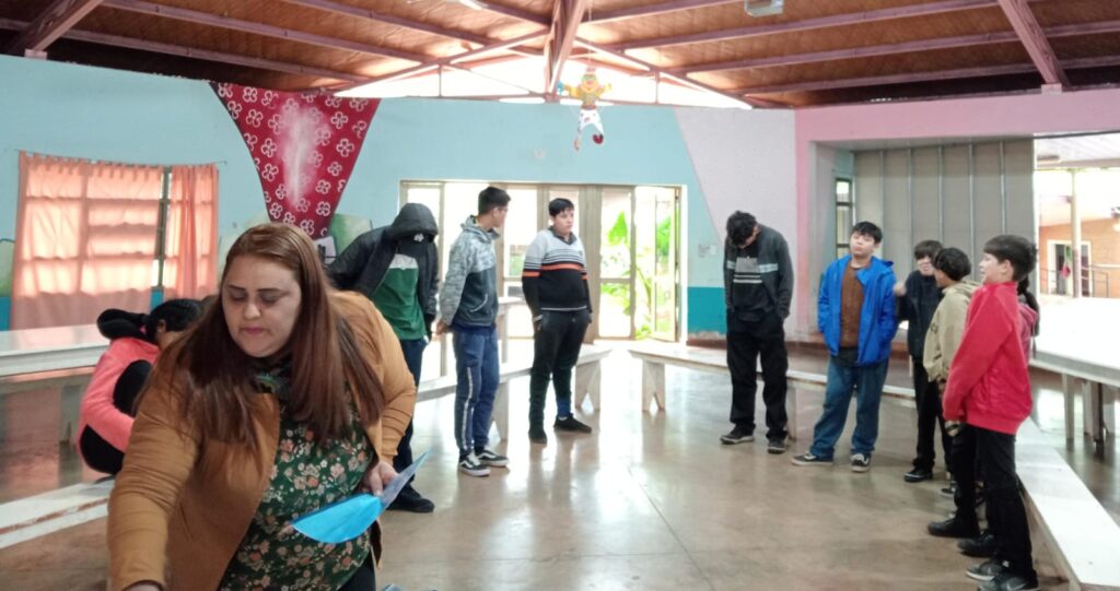 Los adolescentes del hogar de día participaron del taller “Hablemos de Suicidio”