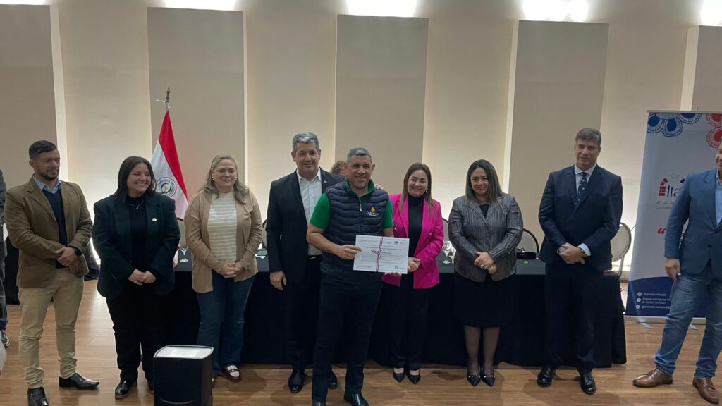 ENTREGAN CERTIFICADO DE COMPETENCIAS A 150 MOZOS Y 18 ASESORES EVALUADORES DEL DEPARTAMENTO DE ITAPÚA