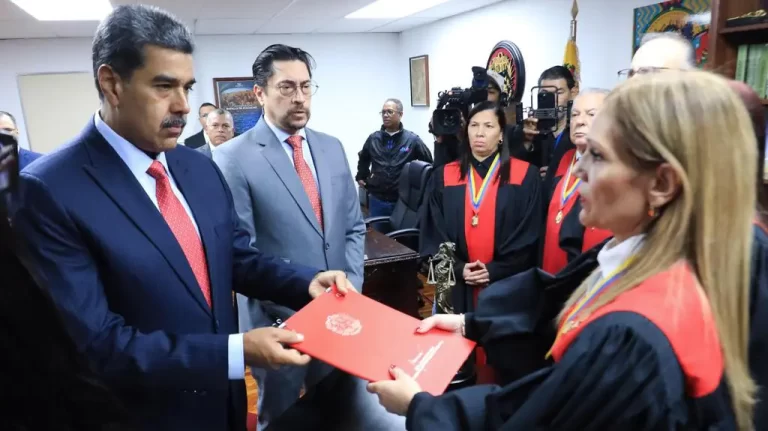 Tribunal Supremo de Venezuela pide al CNE consignar documentos de los comicios presidenciales