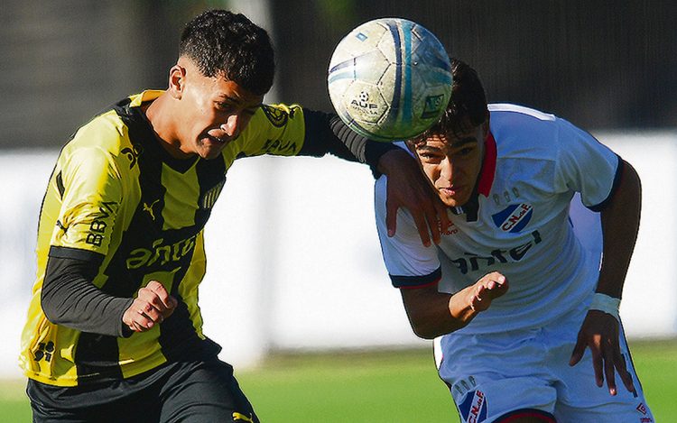 Peñarol y Nacional se juegan la copa con billeteras flacas e ilusiones gordas