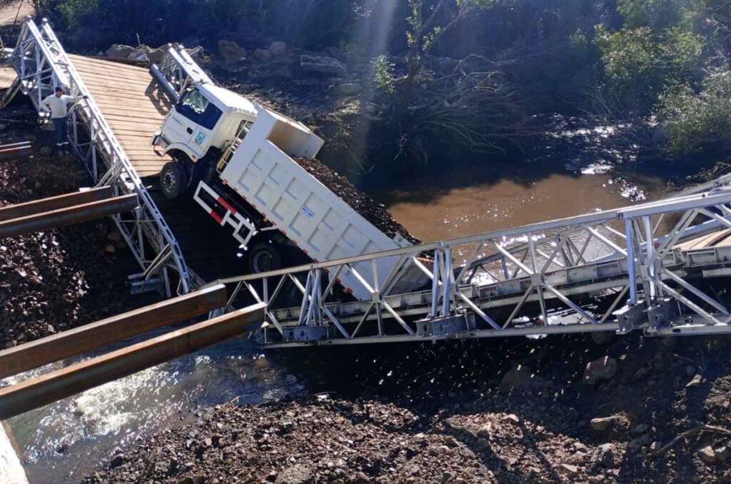 Sucumbió puente provisorio que había puesto el gobierno en Paso del Cerro