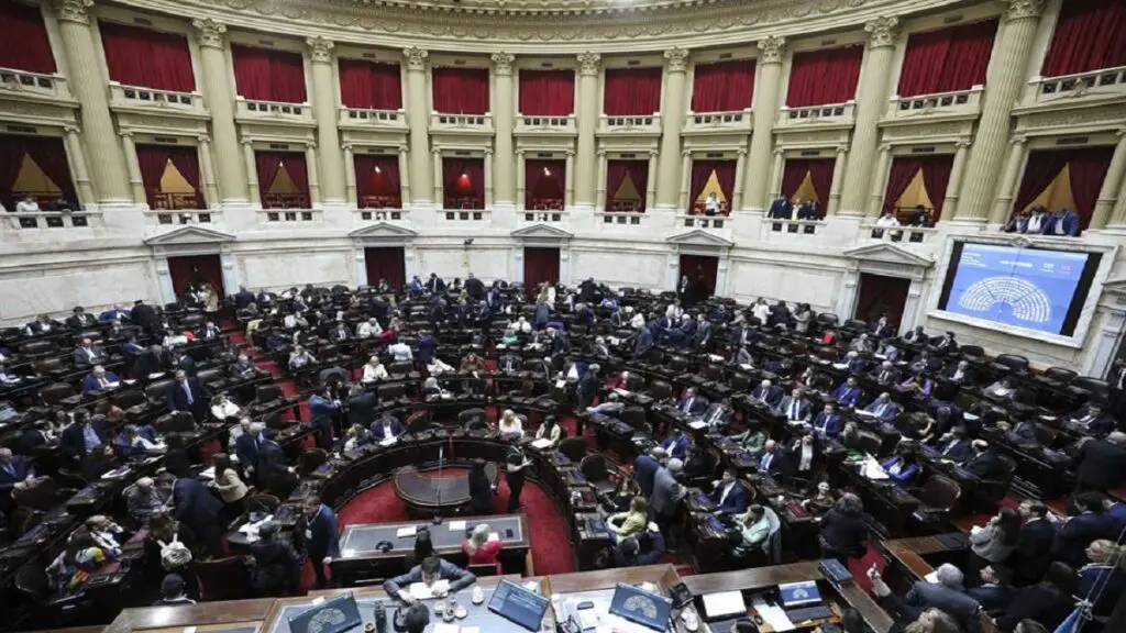 Pulso en el Congreso argentino: Diputados debaten el destino de millones de jubilados