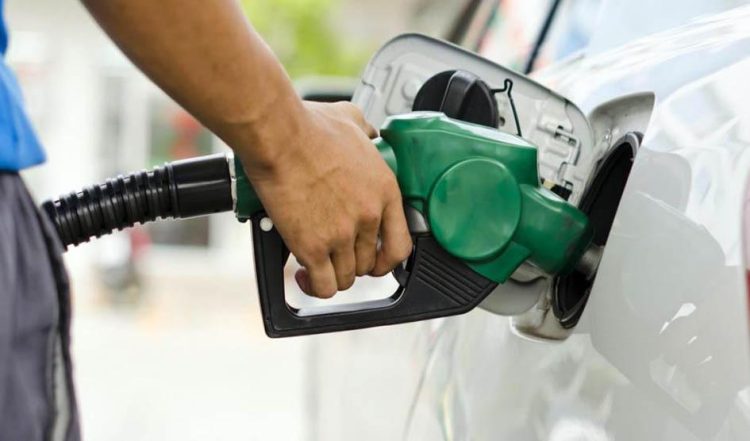 Ursea recomienda baja de los combustibles