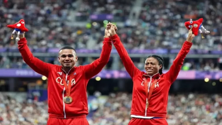 Regresan a La Habana medallistas paralímpicos cubanos en París 2024