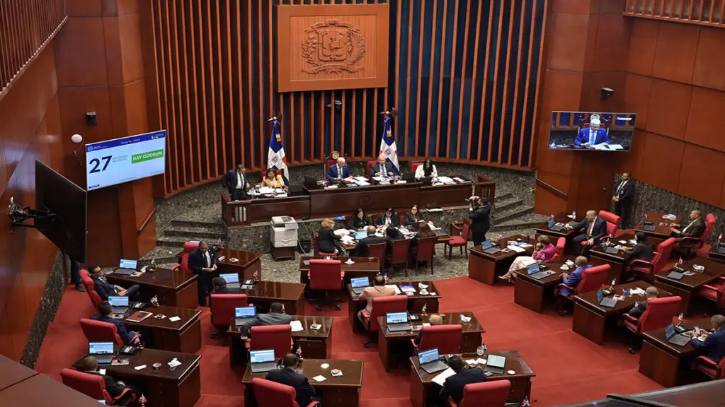 Senado dominicano aprueba ley que declara la necesidad de reforma constitucional