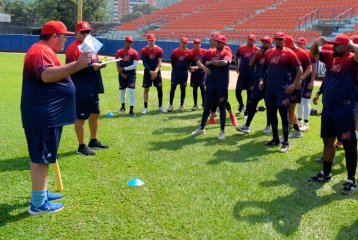 Buddy Bailey comandó el primer día del Minicamp 2024-2025 de los Tigres de Aragua