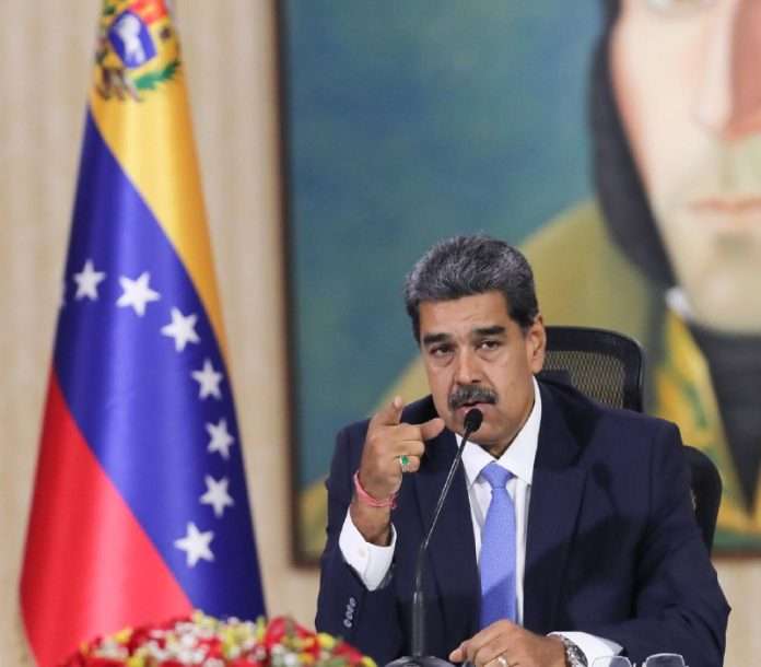MADURO5.JPG-696x610