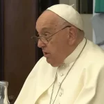 El papa Francisco insta a los movimientos sociales a seguir luchado a favor de los pobres