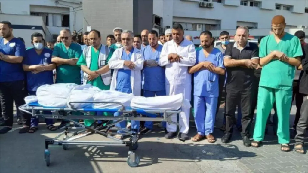 Más de 990 trabajadores sanitarios mueren en Gaza por ataques israelíes