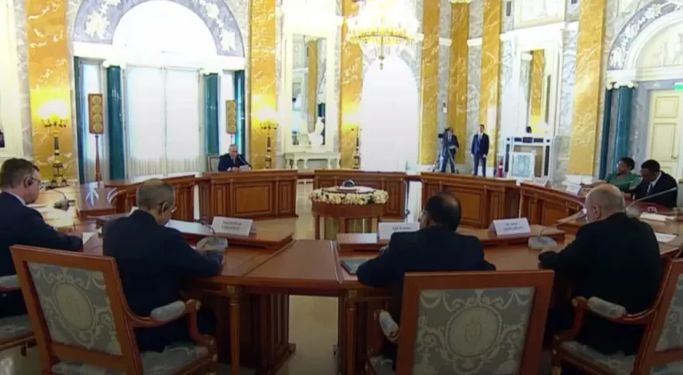 Presidente Putin: Hay 34 países que desean unirse al bloque de los BRICS