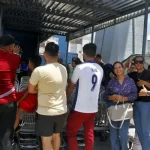 Fanáticos hacen largas colas para el juego de la Vinotinto y Argentina