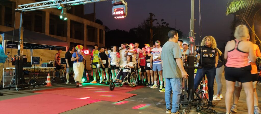 Más de 600 corredores dijeron presente en la primera carrera nocturna Aniversario Puerto Iguazú