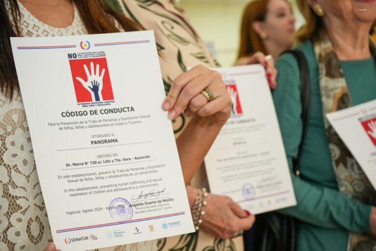 SENATUR Y AFEET ENTREGARON CERTIFICADO DE CÓDIGO DE CONDUCTA A ESTABLECIMIENTOS TURÍSTICOS