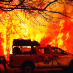 La Policía dificulta el control del fuego en San Marcos Sierras en Córdoba, Argentina