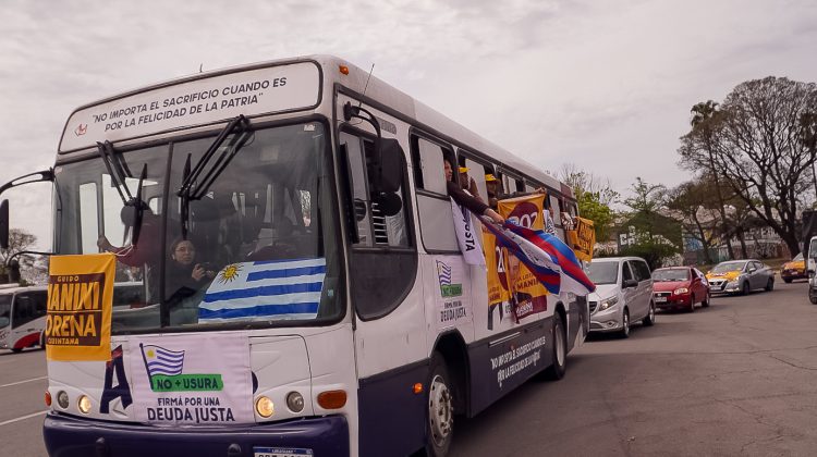 Cabildo Abierto entregó las firmas para el plebiscito “Conta la Usura y por una Deuda Justa”