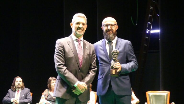 Rota homenajea a la iglesia Centro Cristiano Puerta del Cielo