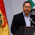 El presidente boliviano, Luis Arce, dice que “no se puede pretender” buscar candidaturas políticas con el bloqueo de vías