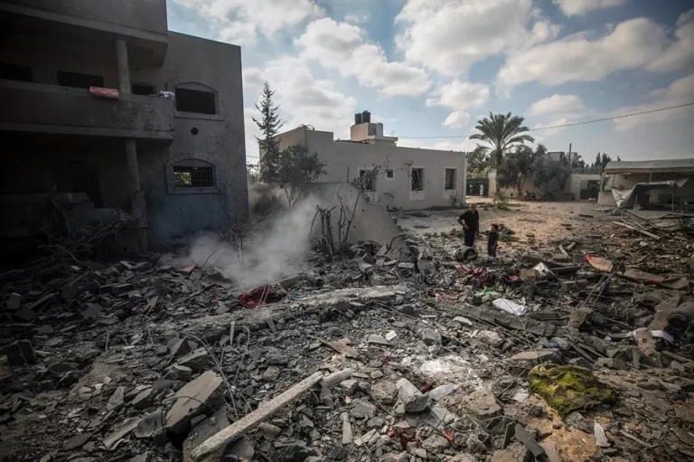 Israel destruye hospital de campaña iraní en la frontera sirio-libanesa