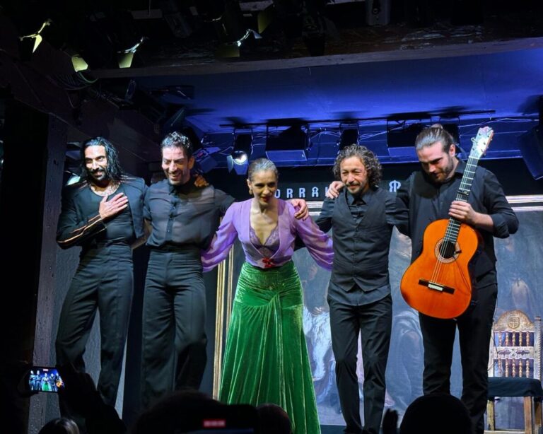 El Corral de la Morería sale a la calle por el día de la Hispanidad