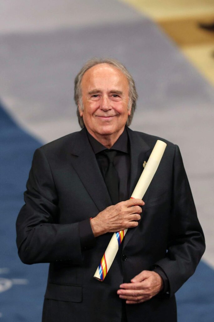 Serrat reclama libertad y democracia ante un mundo hostil, contaminado e insolidario