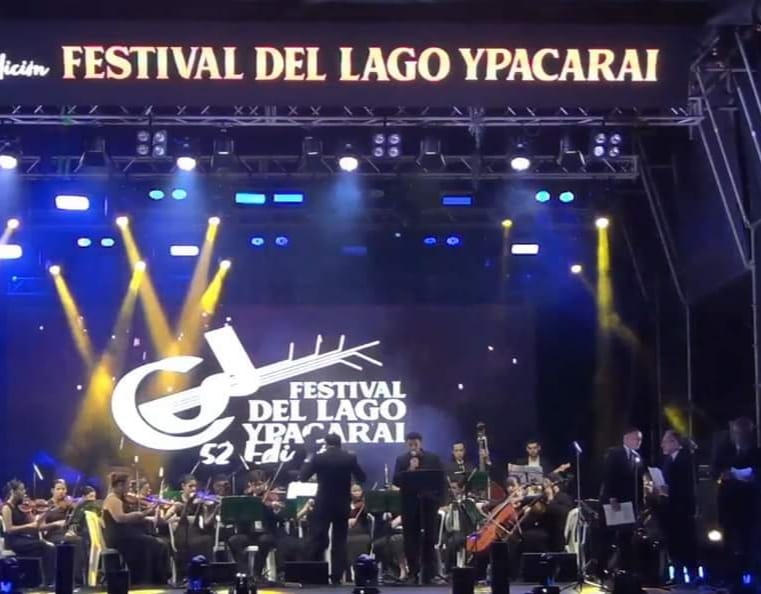 Francisco Russo y la Orquesta Sinfónica Demetrio Ortiz triunfan en el Festival del Lago