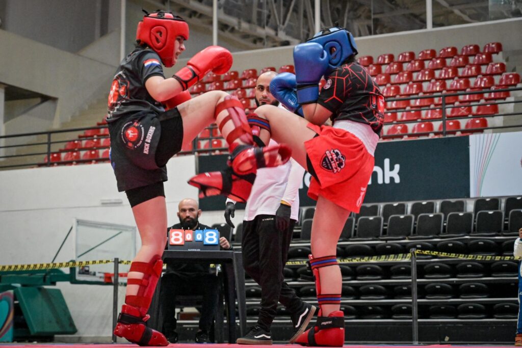 Delegación paraguaya de Kickboxing Wako partió rumbo a Chile para participar del Panamericano