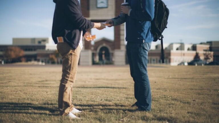 6 obstáculos para el evangelismo personal (y cómo enfrentarlos)