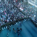 Reprimen a manifestantes durante el paro general de transportistas en Perú