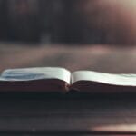 8 razones para predicar a través de los libros de la Biblia