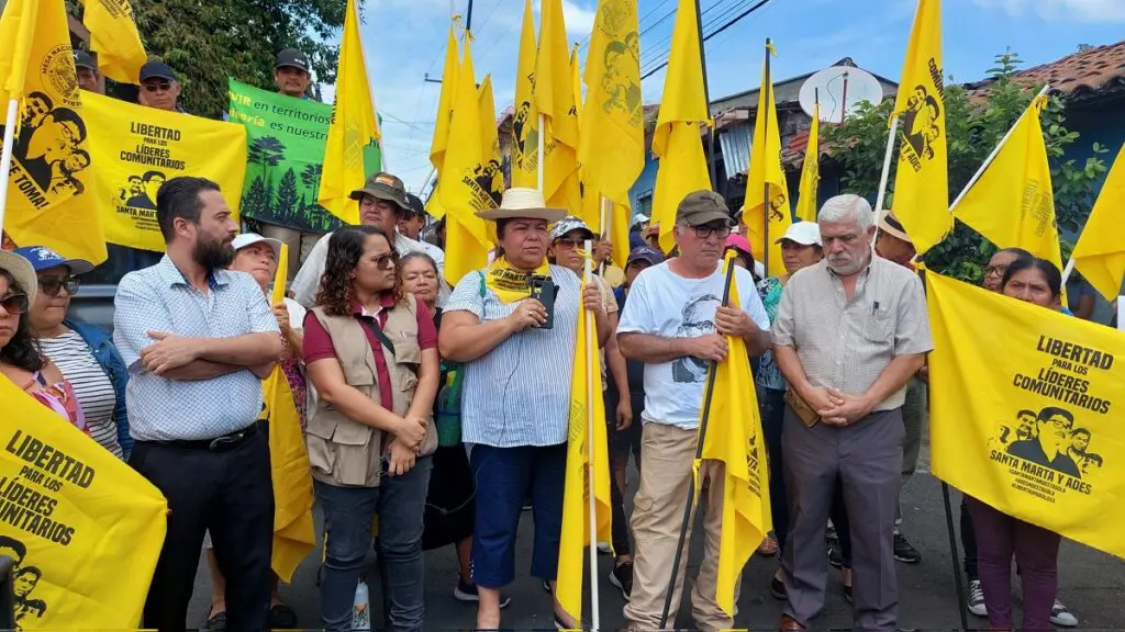 Tribunal salvadoreño suspende juicio contra ambientalistas