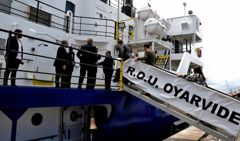 El ROU 22 Oyarvide se incorpora al Comando de las Fuerzas de Mar