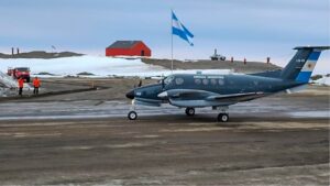 La Armada Argentina vuelve a aterrizar en la Antártida