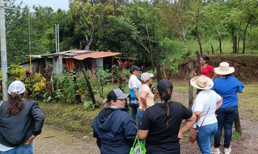 Deslizamientos de tierra e inundaciones dejan al menos 120 familias panameñas afectadas