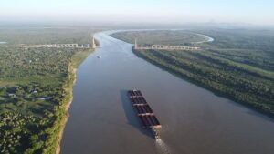 «El tren está pasando en Paraguay»: Falta de visión estratégica amenaza el rol del país en el Corredor Bioceánico