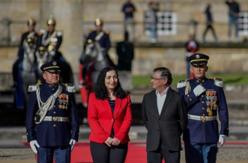 Colombia | Histórico encuentro: Gustavo Petro recibe a la presidenta de Kosovo en la Casa de Nariño