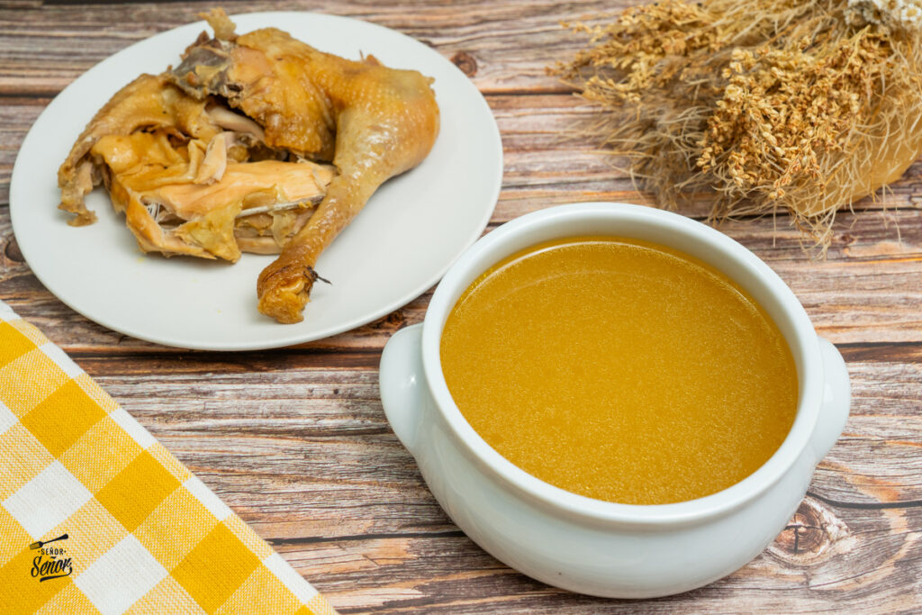 Caldo de gallina. Receta fácil de la abuela