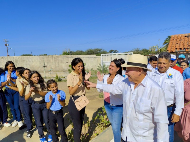 Gobernador Inicia Rehabilitación de Liceo en Tubores