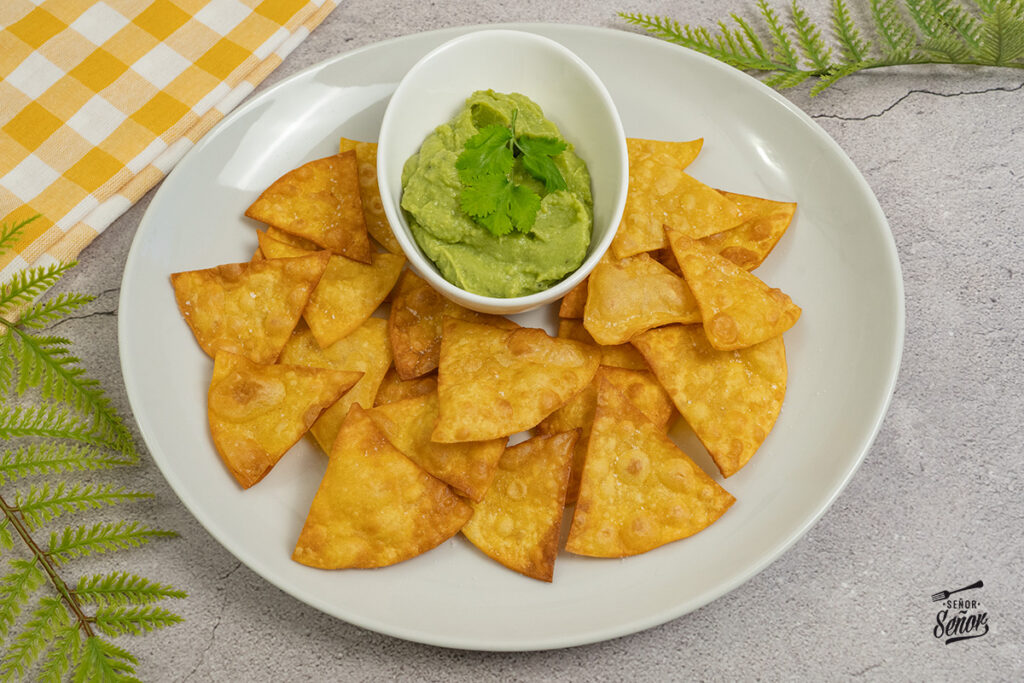 Totopos o nachos caseros: Receta de cocina mexicana