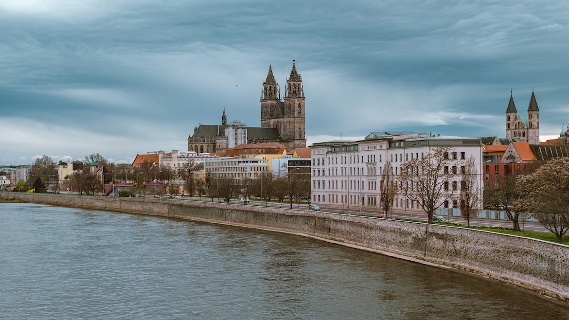 Iglesias de Magdeburgo ofrecen refugio espiritual tras el atropello masivo del viernes