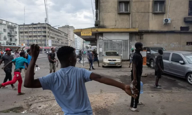 Mueren 25 personas durante protestas en Mozambique