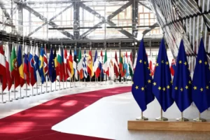 Unión Europea aprobó sanciones contra 15 funcionarios del oficialismo, según Europa Press