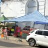 Vendedores ocupan lugares de veredas y calles / Vecinos se quejan porque el centro se transforma en “tierra de nadie”