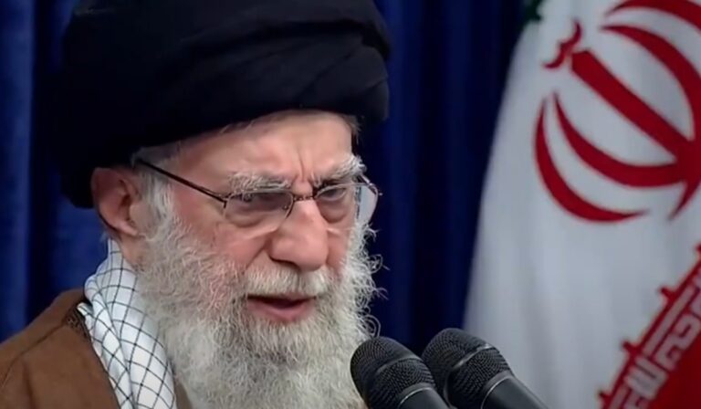 Tensión en Medio Oriente: Jamenei acusa a EE.UU. e Israel de desestabilizar Siria