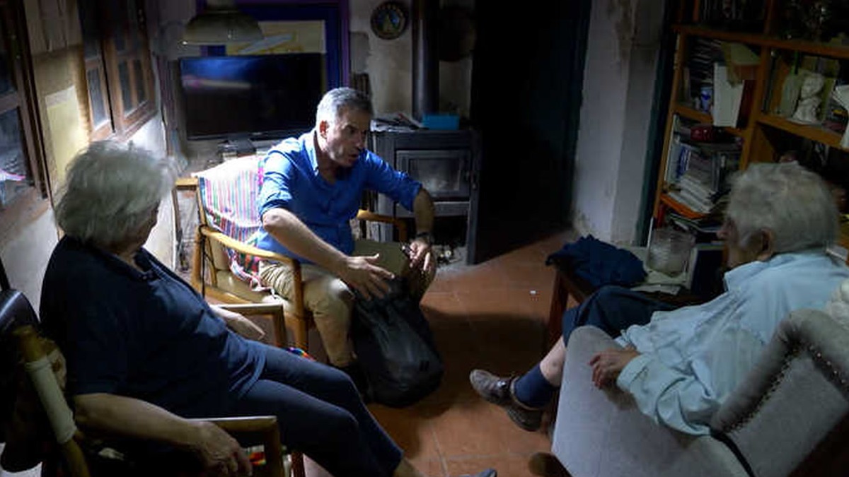 Yamandú Orsi se diferencia de Mujica y Topolansky tras polvorienta controversia