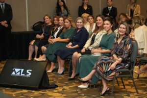 MINISTRA DE TURISMO FUE GALARDONADA ENTRE LAS “100 MUJERES DE PODER” DEL PARAGUAY